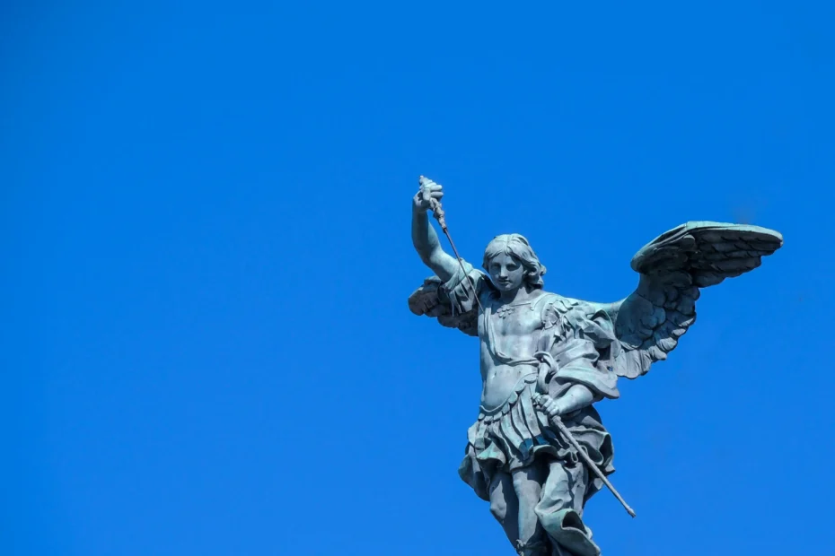 Imagem de um anjo representando o Arcanjo Gabriel, símbolo de luz divina e inspiração espiritual — oração ao Arcanjo Gabriel